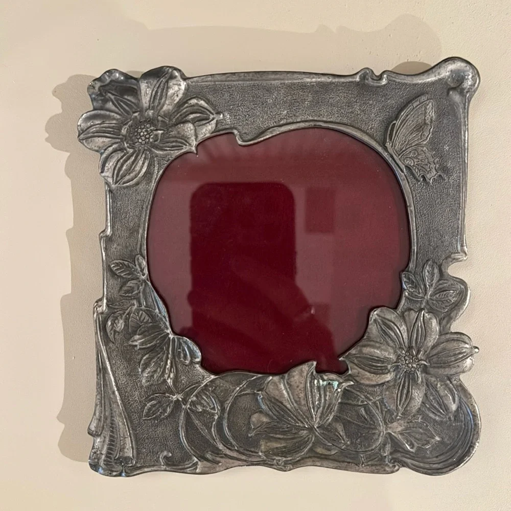 Heavy Pewter Art Nouveau picture frame 5.5” x 5.75” - Picture 1 of 3